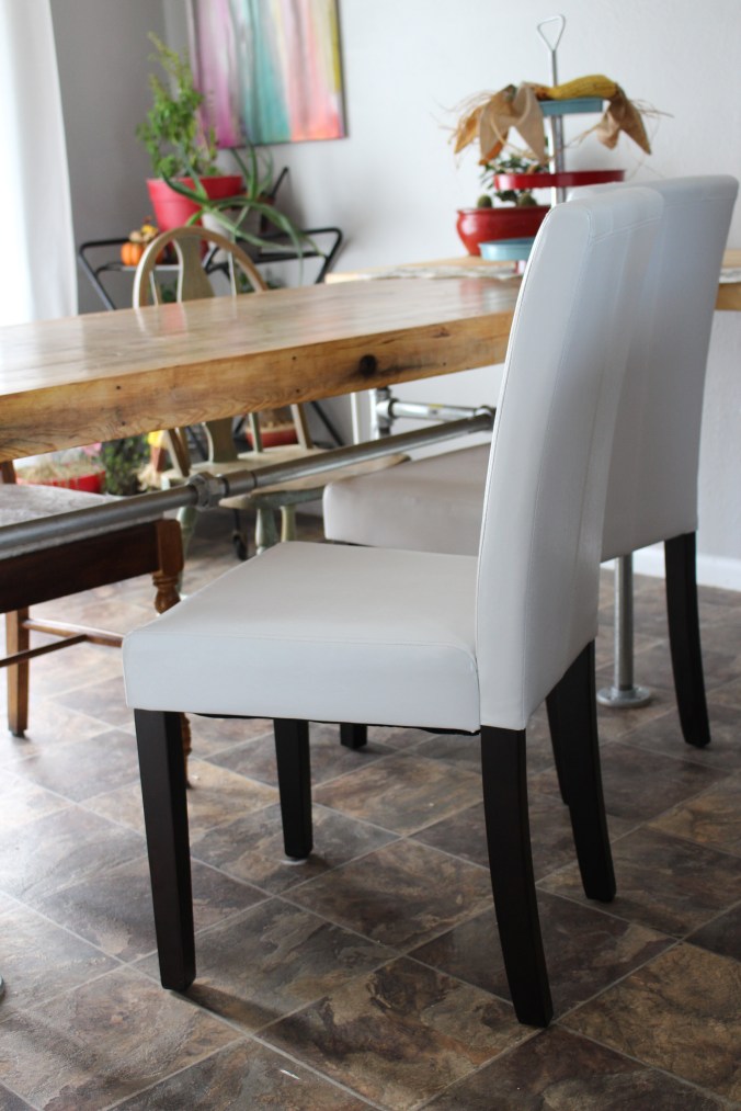 The happy crazy house dinner table